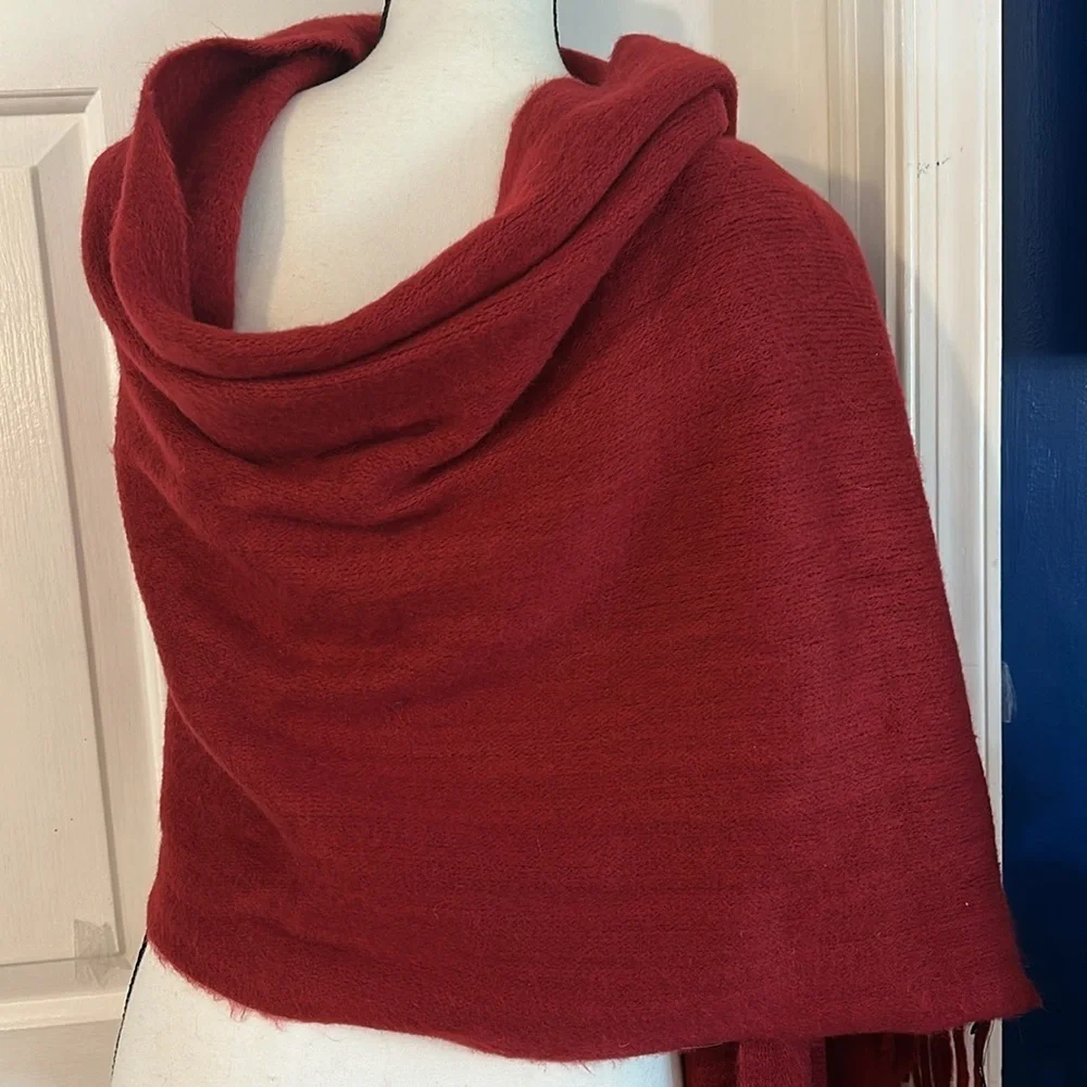 NWT Women’s Steve Madden Elegant Red 100% Acrylic Shawl Wrap